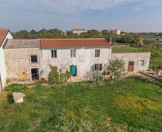 Dignano, dintorni, casa con ampio giardino