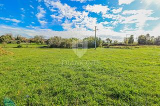 Oprtalj! Terreno edificabile in una posizione tranquilla!