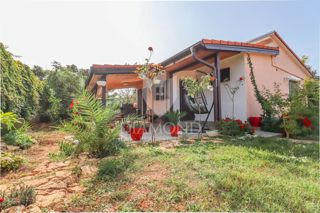 Incantevole casa immersa nella natura, vicino al mare!