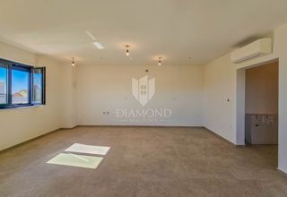 Umago, dintorni! Bellissimo appartamento in un moderno edificio nuovo!