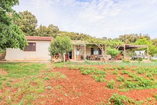 Rovigno, casa isolata vicino alla spiaggia