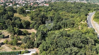 Viškovo, terreno edificabile nel cuore della natura