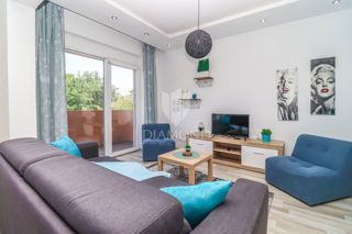 Pola, Veli Vrh, appartamento ammobiliato in una posizione tranquilla