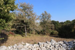 Terreno edificabile in una posizione ricercata vicino a Valle