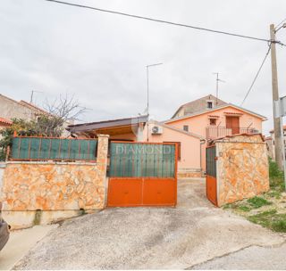 Casa vicino a Pola, ideale per viverci o da affittare.