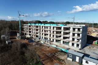 Parenzo – Appartamento Nuovo con Terrazza in una Zona Tranquilla
