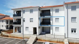 Parenzo, dintorni, appartamento con tre camere da letto al primo piano