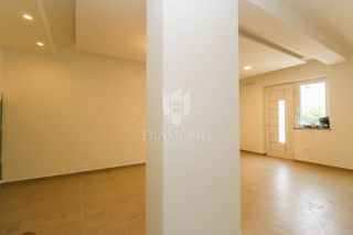 Pola, appartamento ristrutturato con un appartamento aggiuntivo! 