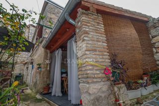 Rovigno, metà casa nel centro storico
