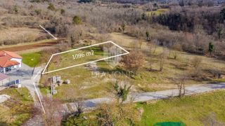 Buie, un meraviglioso terreno di 1096 m² in una posizione tranquilla!