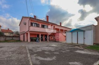 Due case spaziose vicino a Sanvincenti