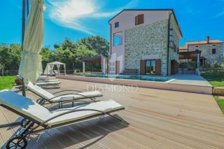 Dintorni di Umago, casa ristrutturata con spirito sportivo