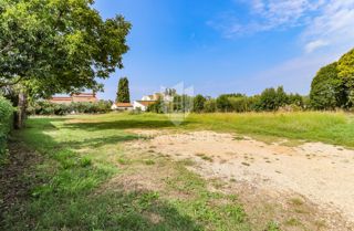 Parenzo, terreno edificabile in una posizione ambita!