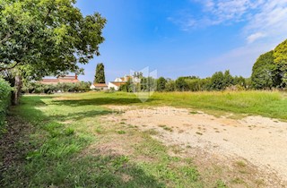 Parenzo, terreno edificabile in una posizione ambita!