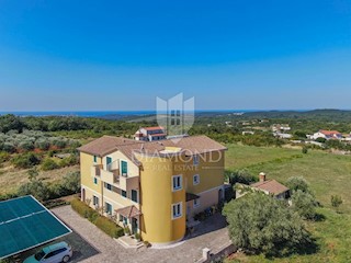 Hotel in una posizione perfetta con vista sul mare a Rovigno