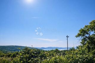 Terreno 768m2 – tranquillità, accesso e costruzione