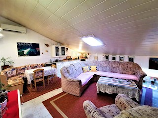 SPAZIOSO APPARTAMENTO NEL CENTRO DI PULA