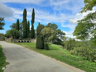 Terreno edificabile in cima alla collina con appezzamento di terreno