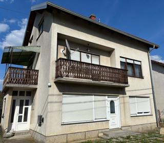 Casa Novi Marof, 903m2