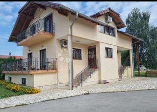 Casa Gornji Stupnik, Stupnik, 2.137m2