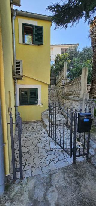 Casa bifamiliare nella tranquilla zona di Boćac – Mali Lošinj