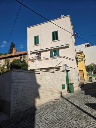 ŠIBENIK - 2 CASE IN CENTRO CITTÀ! OTTIMA OCCASIONE