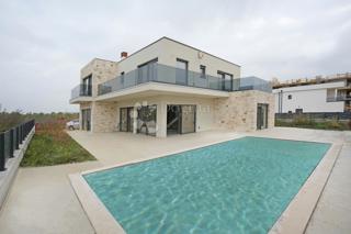 VILLA MODERNA DI NUOVA COSTRUZIONE