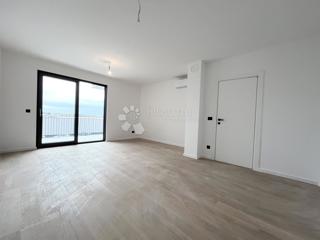 Appartamento in nuova costruzione con ascensore e garage, Umago