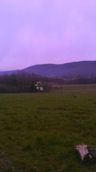 Terreno edificabile 9.674 m² (3 particelle) con vista sul Medvednica