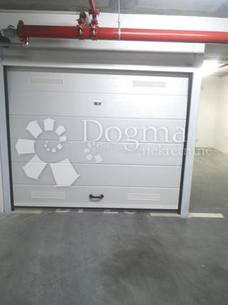 Garage Ferenščica, Peščenica - Žitnjak, 27,48m2
