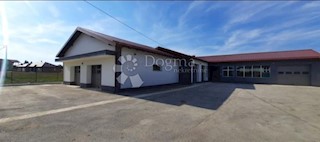 Locale commerciale Mracelj, Vojnić, 650m2