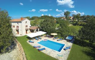 CASA IN PIETRA SU SPAZIOSA PROPRIETA'!