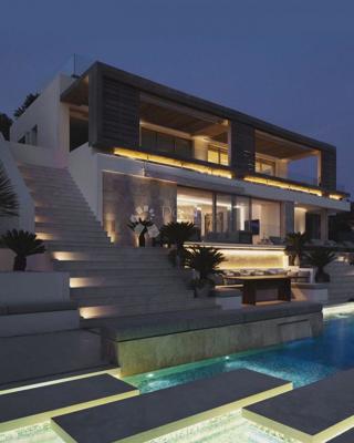 Villa di lusso con piscina e vista panoramica sul mare Kolan