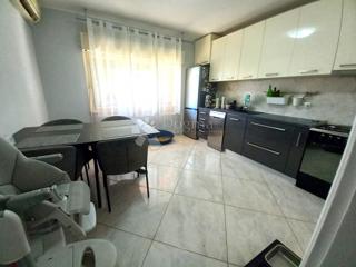 Podmurvice, appartamento pratico in buona posizione