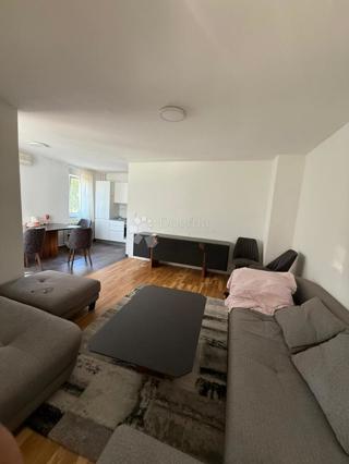 Allogio Savica, Trnje, 66,67m2