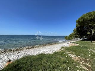 DINTORNI DI UMAGO, TERRENO EDIFICABILE VICINO ALLA SPIAGGIA