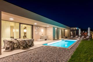 Villa esclusiva smart home, completamente attrezzata, con vista aperta