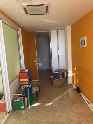Locale commerciale Krnjevo, Rijeka, 88m2