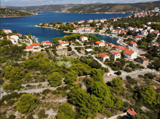 PER INVESTITORI - Interessante terreno edificabile con splendida vista sul mare!