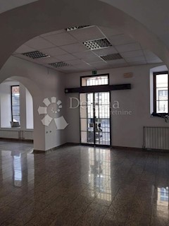 Locale commerciale Ogulin, 73m2