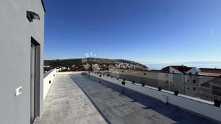 S3 – Appartamento con terrazza panoramica privata e vista mare