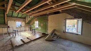 Appartamento Autentico con Cortile Privato nel Cuore della Città