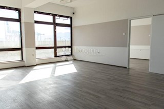 Locale commerciale Pećine, Rijeka, 96m2