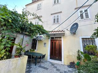 Casa con carattere – un’opportunità imperdibile a pochi passi dal Mare Adriatico a Mali Lošinj