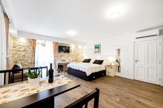 Appartamento Ristrutturato di Lusso di 114 m² in Vendita nel Cuore di Sebenico – Ideale per Affitto Turistico!