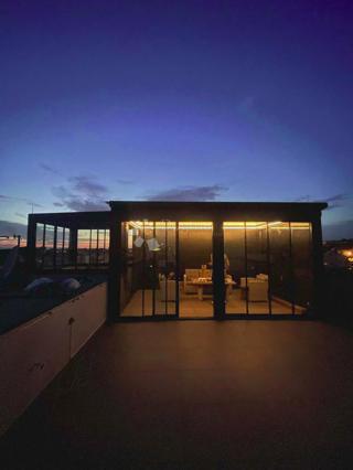 Attico di lusso – terrazza sul tetto e vista mare