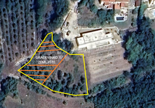 Terreno con un progetto a Montona