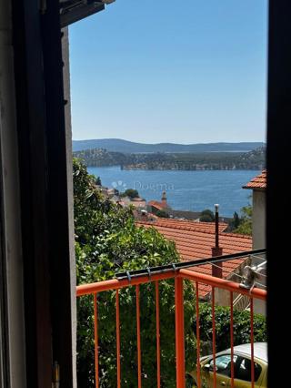 Casa con due appartamenti – vista sulla baia