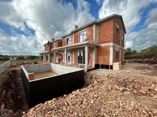 VILLA BIFAMILIARE DI NUOVA COSTRUZIONE VICINO A PARENZO