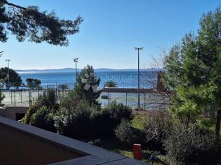 OCCASIONE RARA – Appartamento di Lusso in Complesso Prestigioso sul Mare